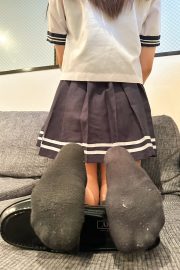 小枝　もね<!-- ありさ -->